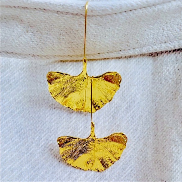 Beautiful Gold Toned Leaf Earrings - Picture 6 of 8